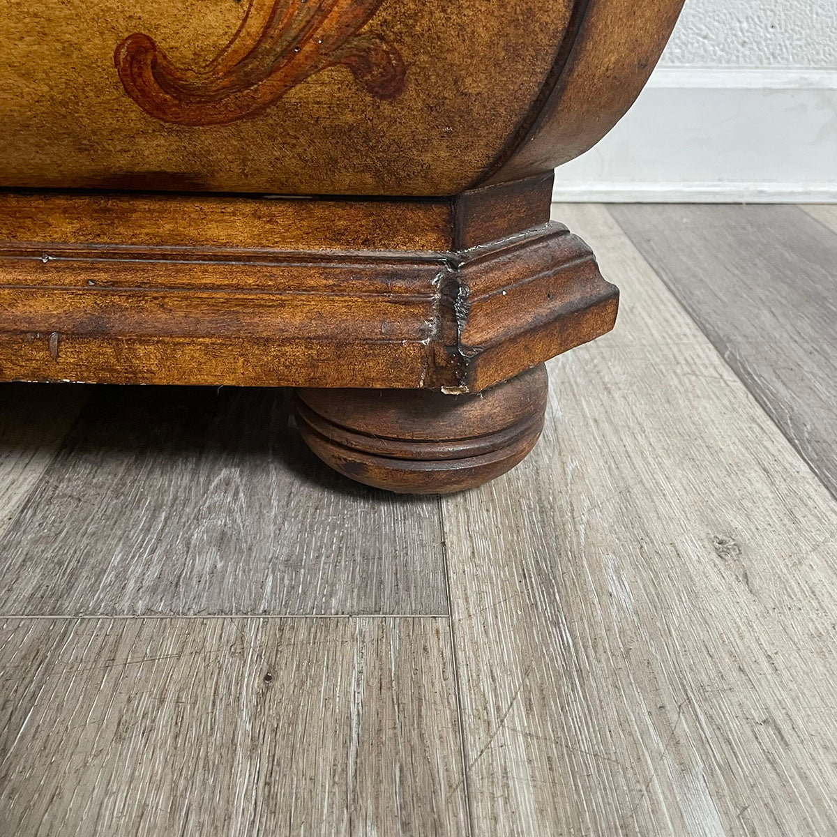 Bombay Chest