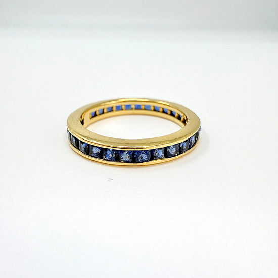 18K Gold Ring with 30 Sapphires