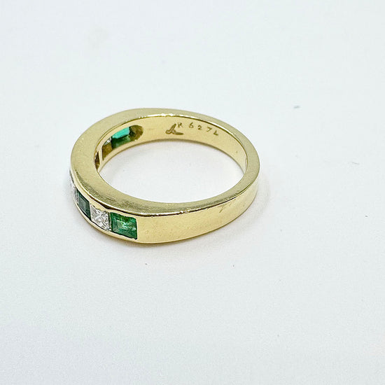 18K Gold Ring with 5 Emeralds and 4 Diamonds