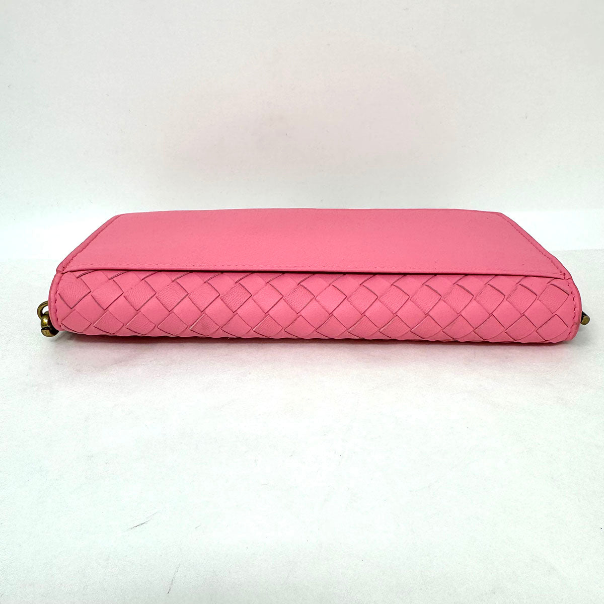 Bottega Veneta Intrecciato Wallet on the Chain