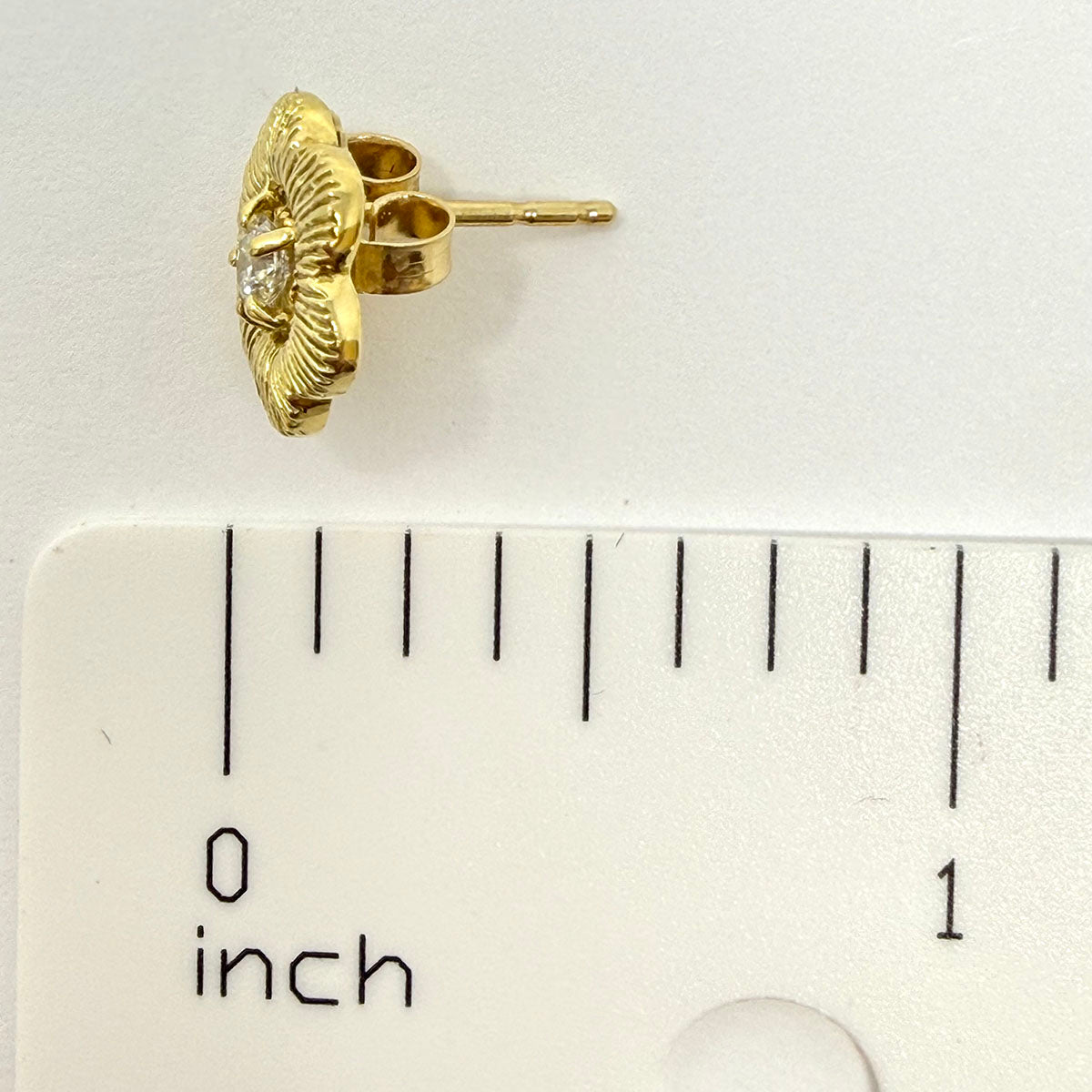 18K Gold Stud Flower Earrings with Diamond
