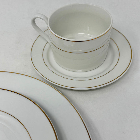 35pcs: 4 5Pc Place Settings Gibson China +15 xtra dishes