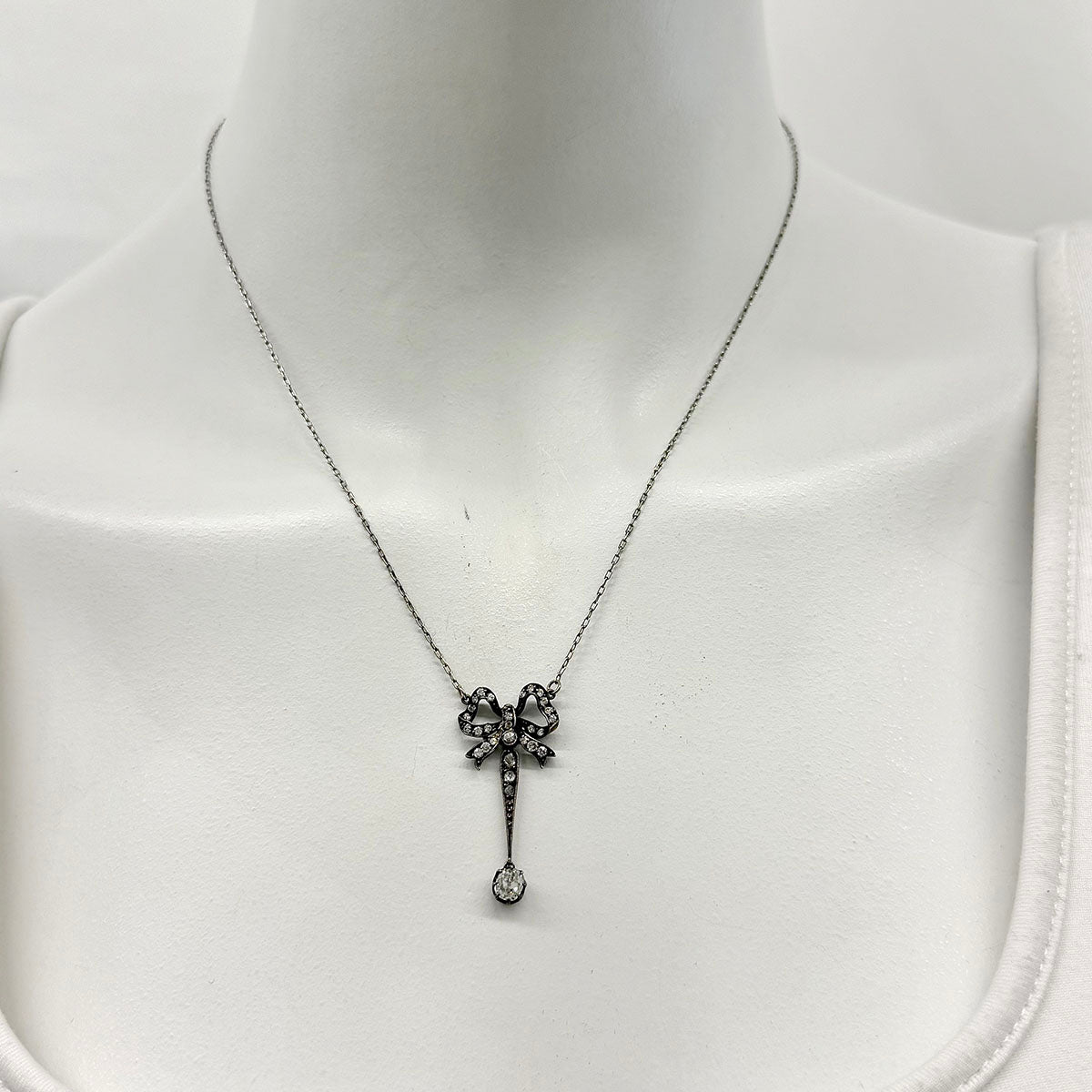 18K White Gold Diamond Bow Pendant Necklace
