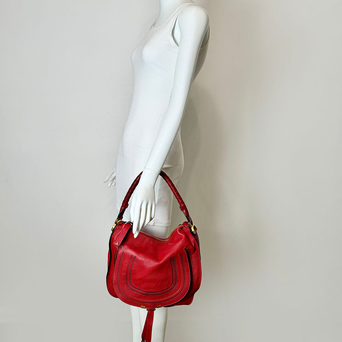 Chloe Hobo