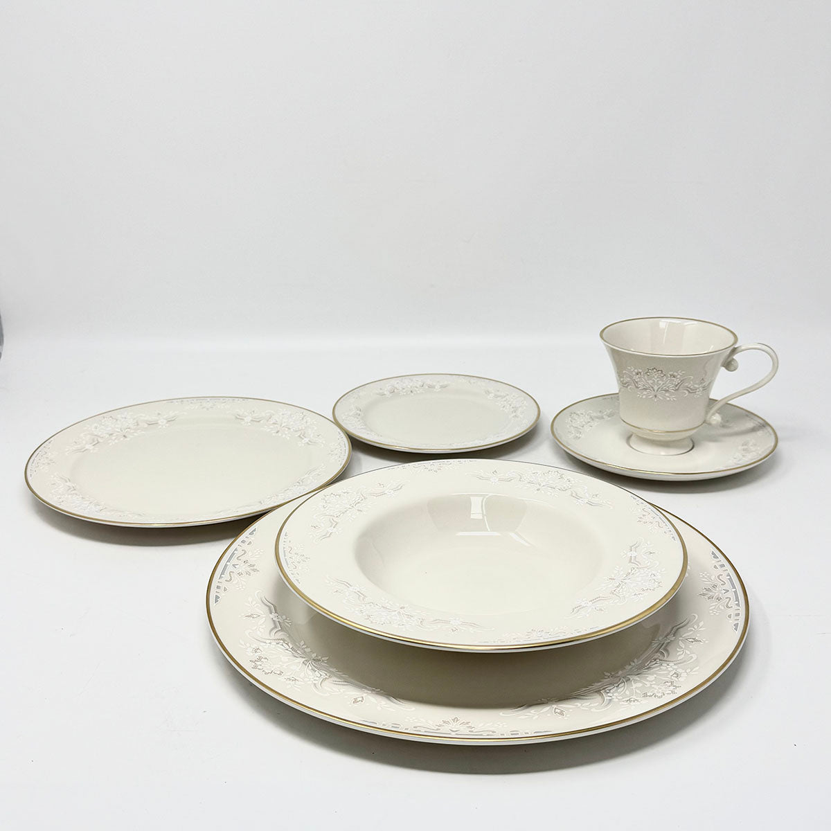 63 Pieces Pickard Forever Mine, 12 - 5 PC Place Settings