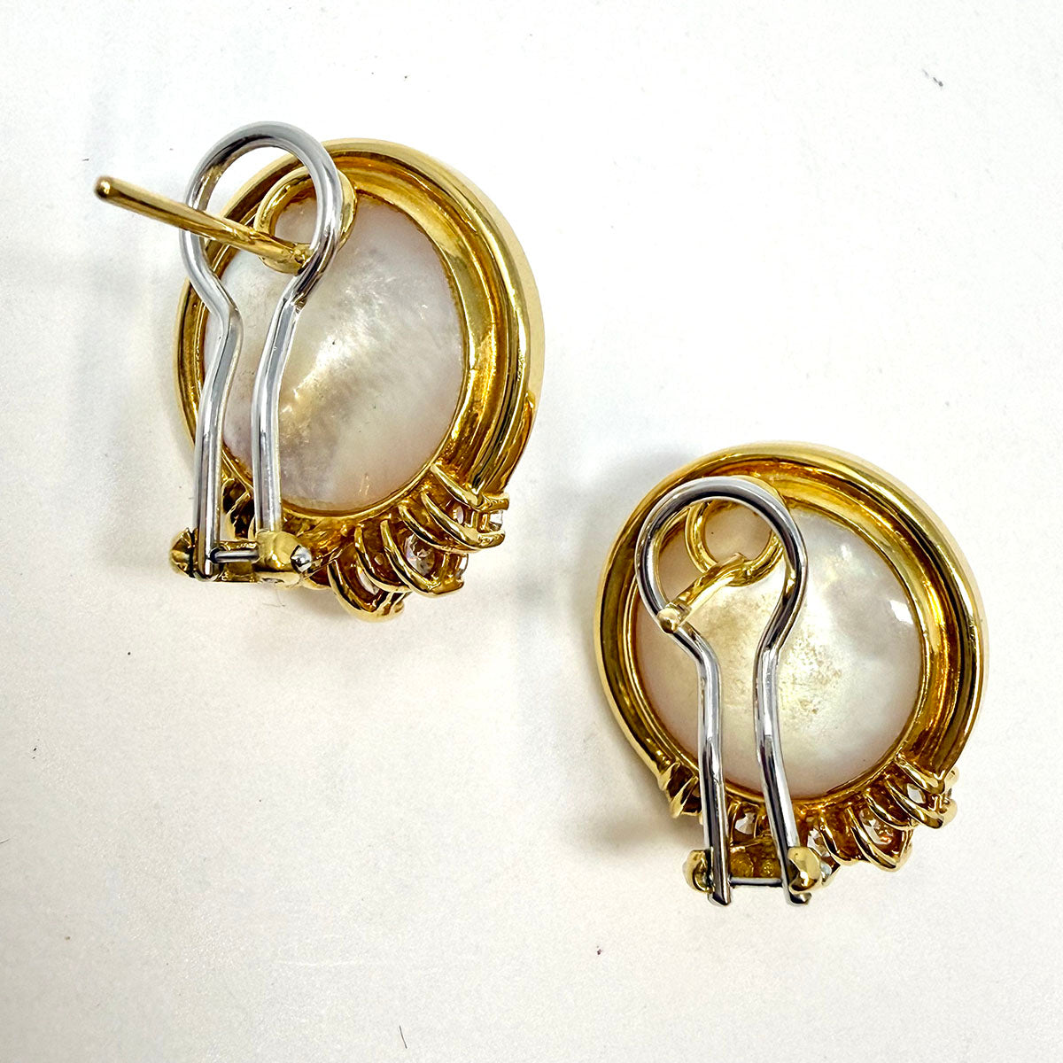 18K Gold Stud Earrings with Mabe Pearl and 10 Diamonds