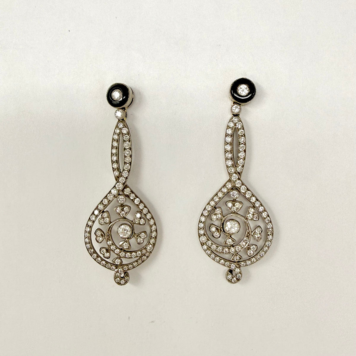 18K White Gold Diamond Drop Earrings