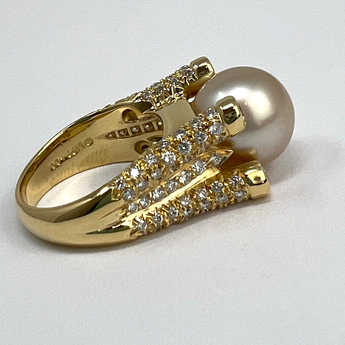 Tishman & Lipp 18K Gold Ring with 106 Diamonds and Golden Pearl