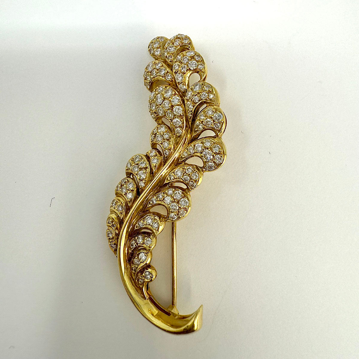Harco 18K Gold Feather Pin with 123 Diamonds