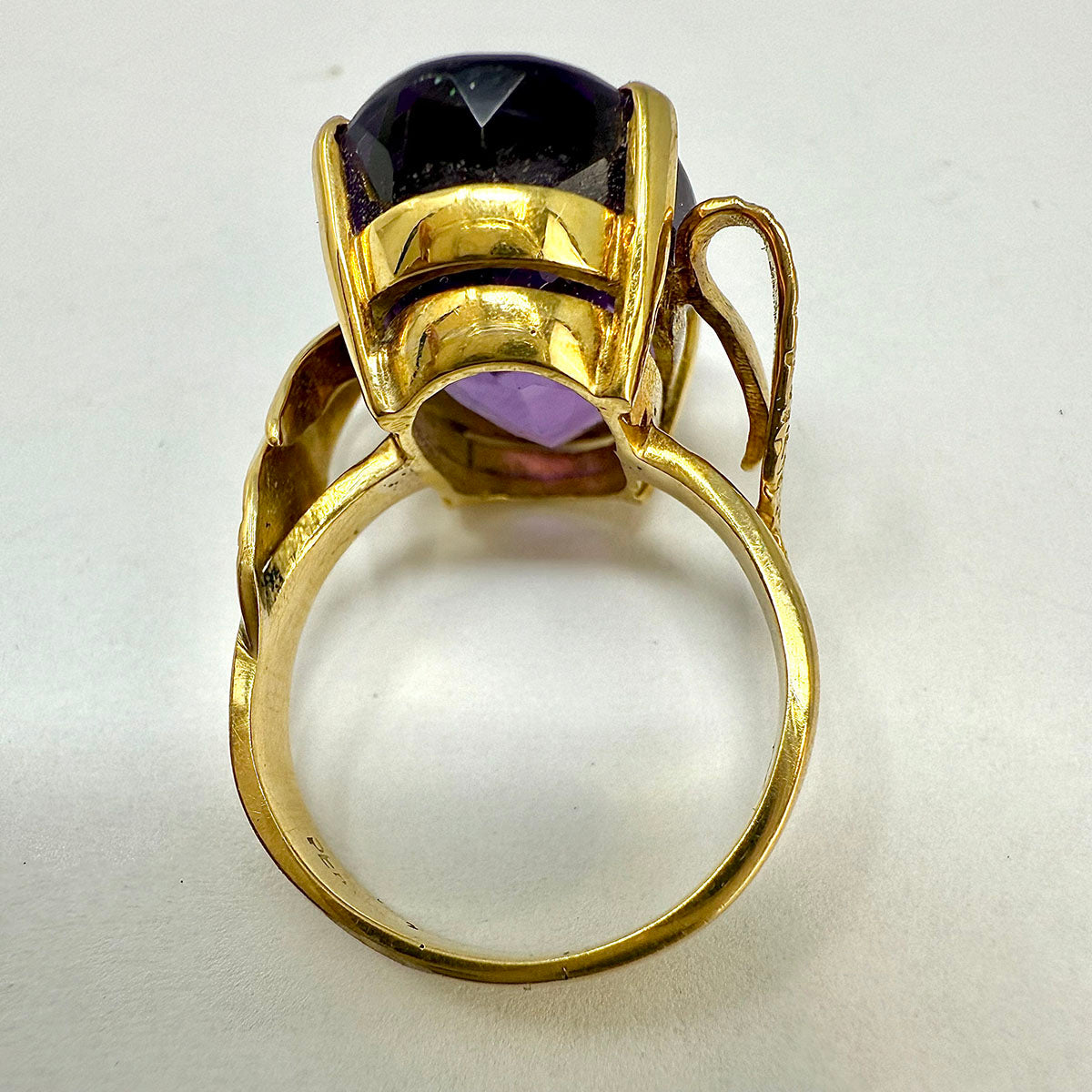 18K Gold Ring with Amethyst