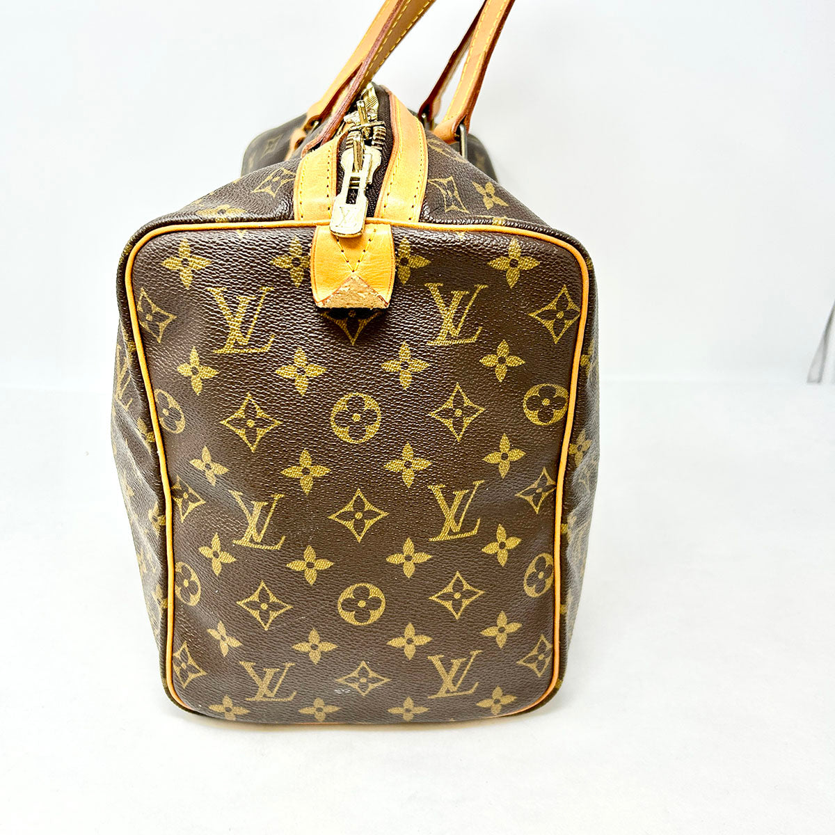 Louis Vuitton Monogram Vintage Sac Souple 35
