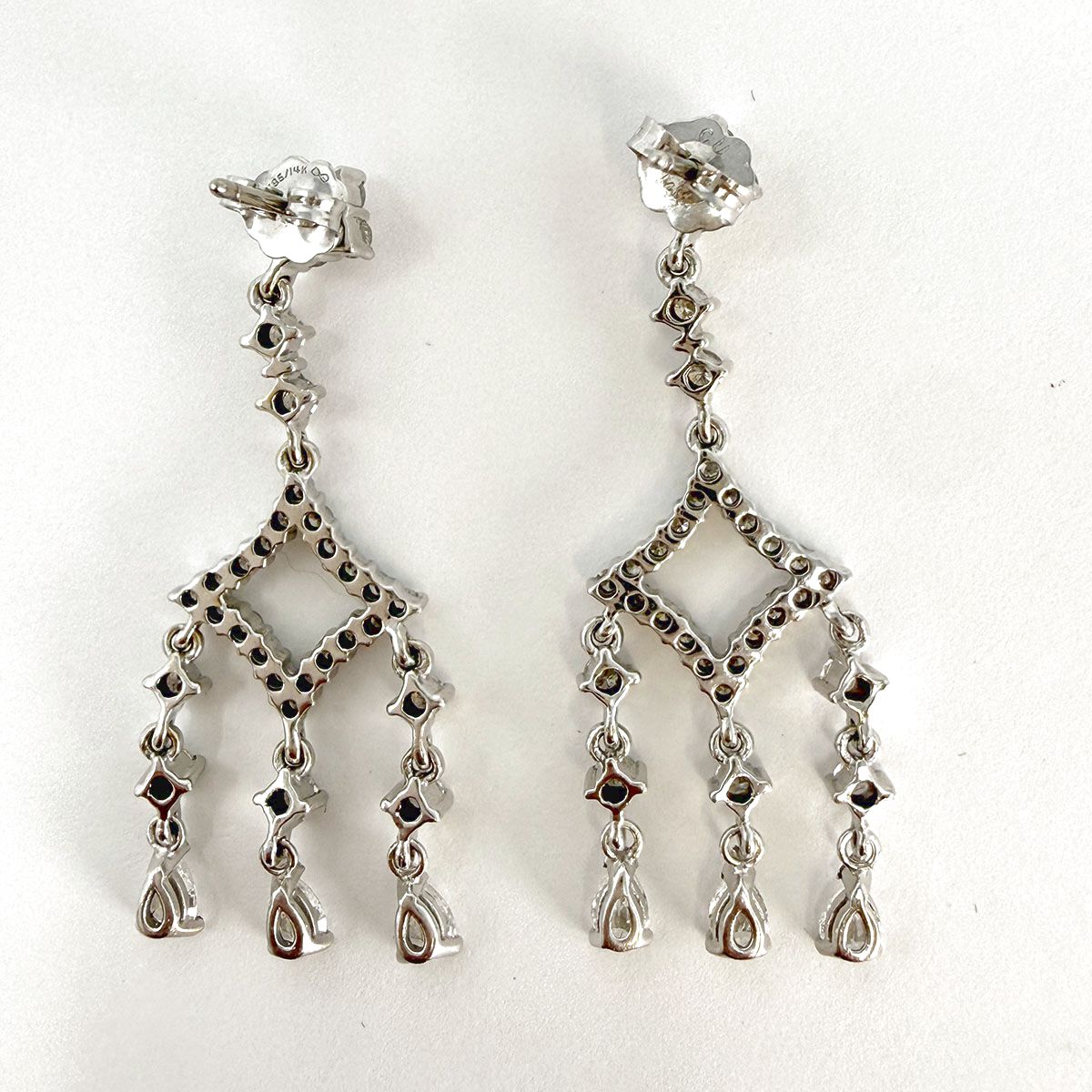 18K White Gold Diamond Drop Earrings