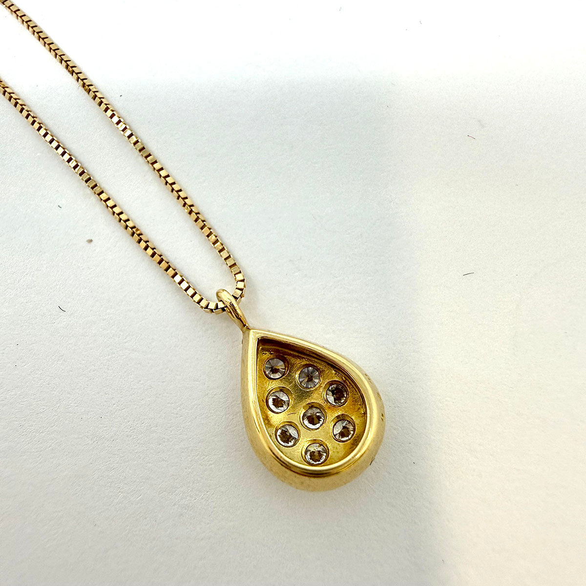 18K Gold Necklace with Diamond Pendant