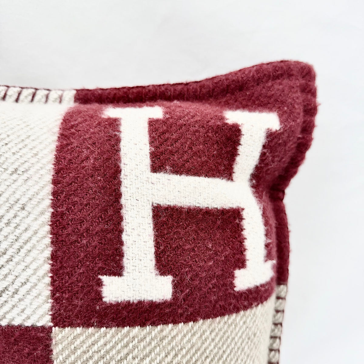 Hermes Avalon III Pillow