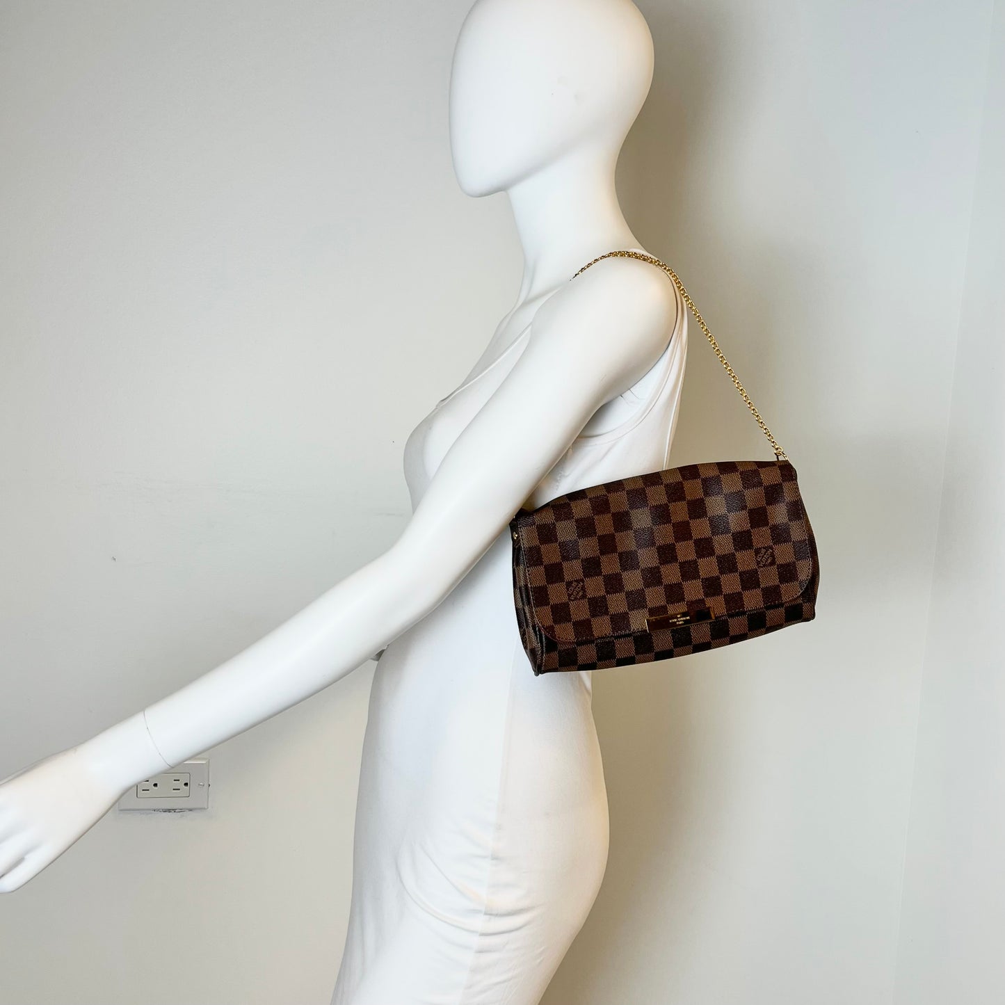 Louis Vuitton MM Damier Favorite Bag