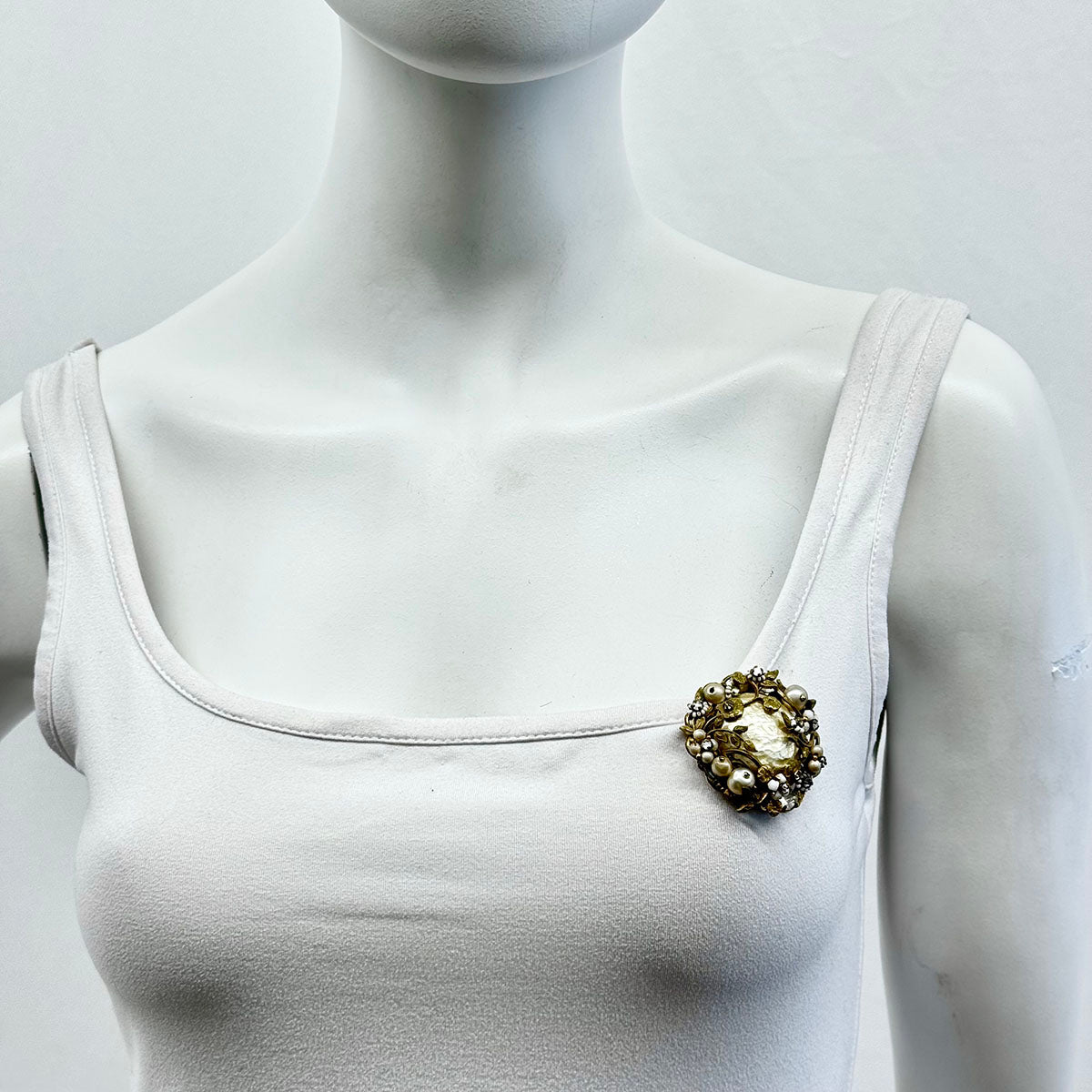 Robert Vintage Faux Grey Pearl and Rhinestone Wreath Pin