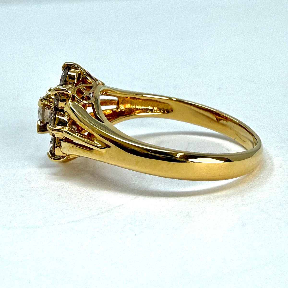 18k Gold and Diamond Flower Ring