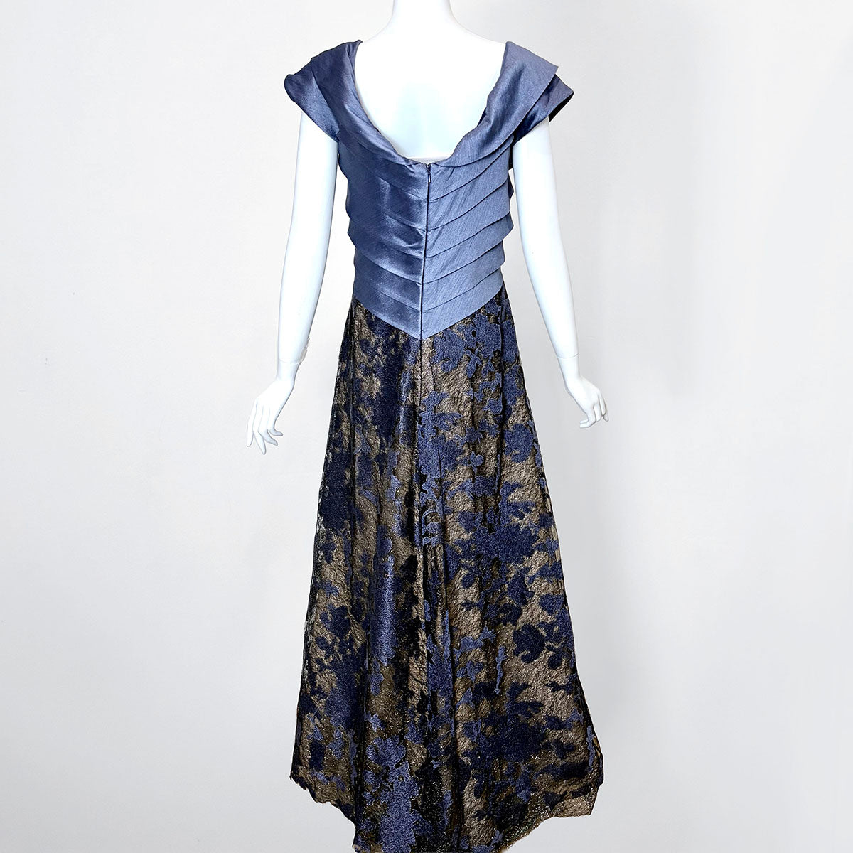 Rene Ruiz Gown/Evening Wear