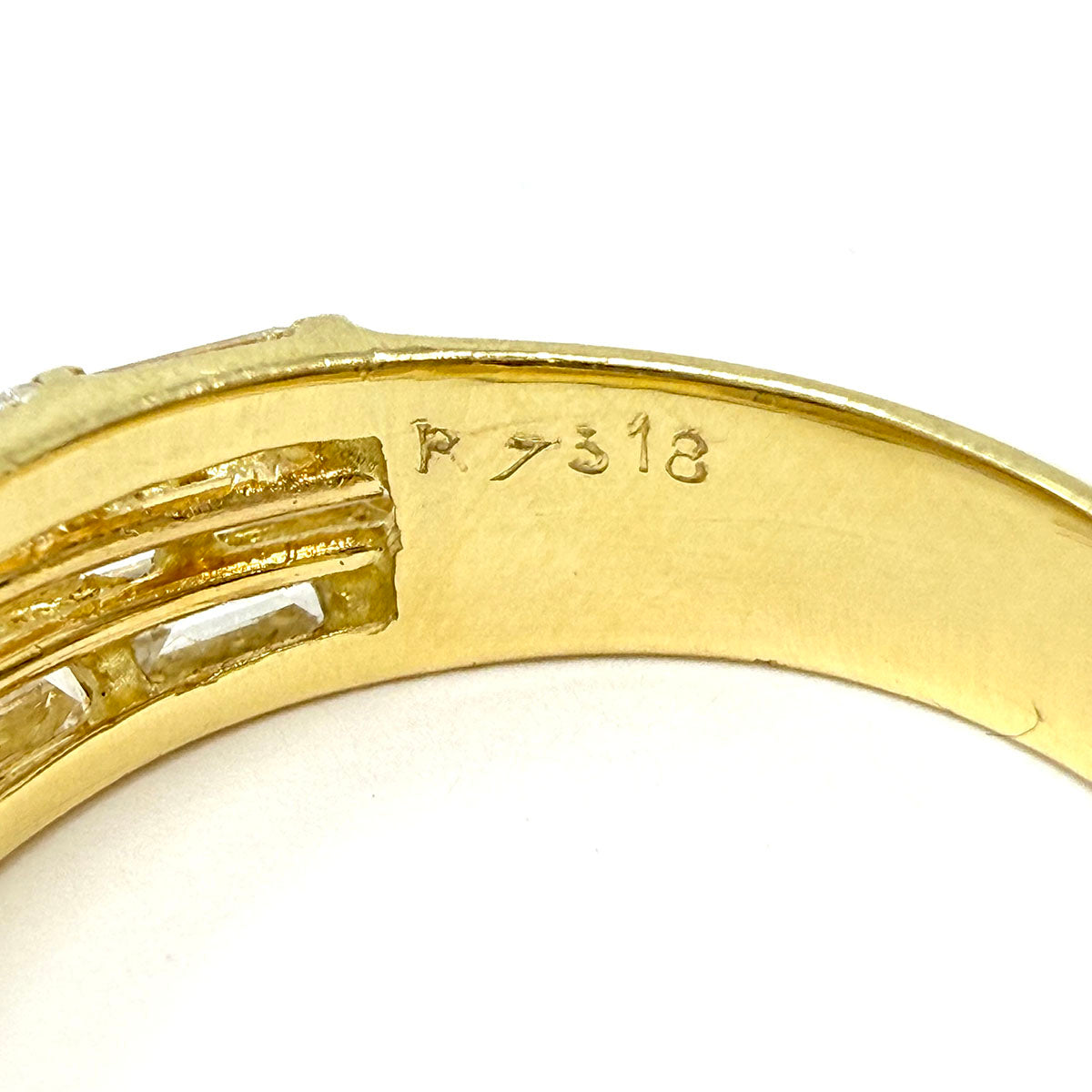 Sabbadini 18K Gold Ring with 19 Baguette Diamonds