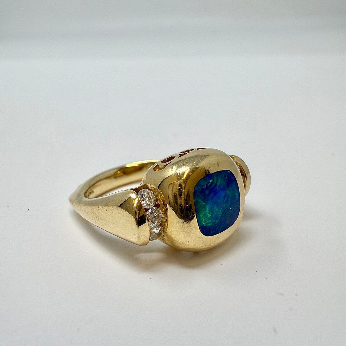 14K Gold Ring with Opal and  Diamond