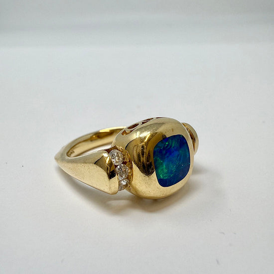 14K Gold Ring with Opal and  Diamond