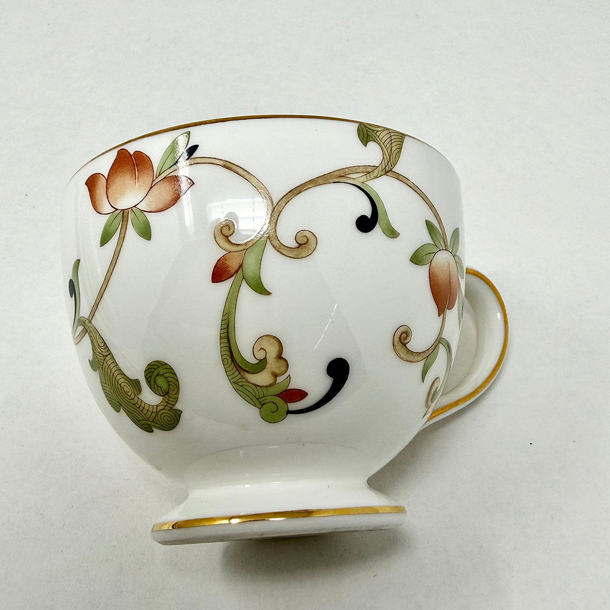 64 Pcs: 10 6 Pc. Place Settings Oberon China plus 4 Serving Pieces