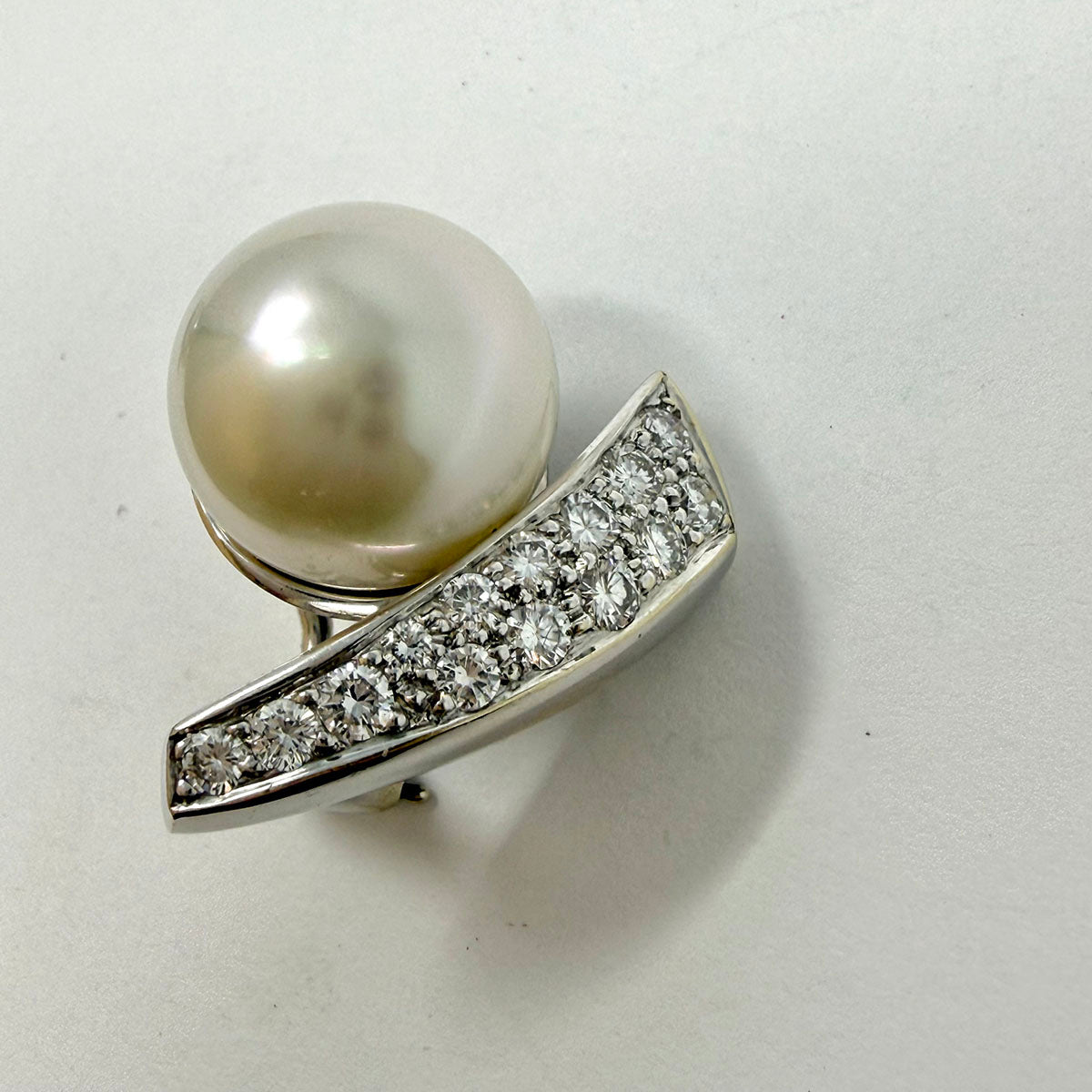 M. Stowe 18K White Gold Earrings with 28 Full Cut Diamonds and 2 South Sea Pearl