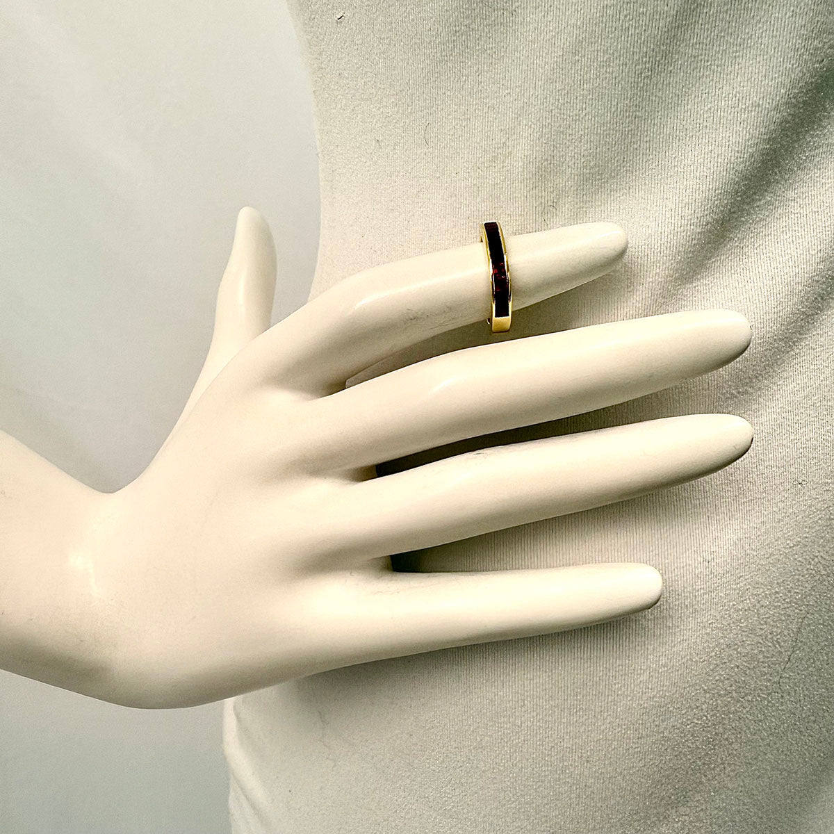 18K Gold Square Ring with 11 Rubies