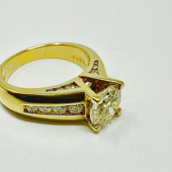 18K Gold Ring with Prong set 1.22ct  Diamond