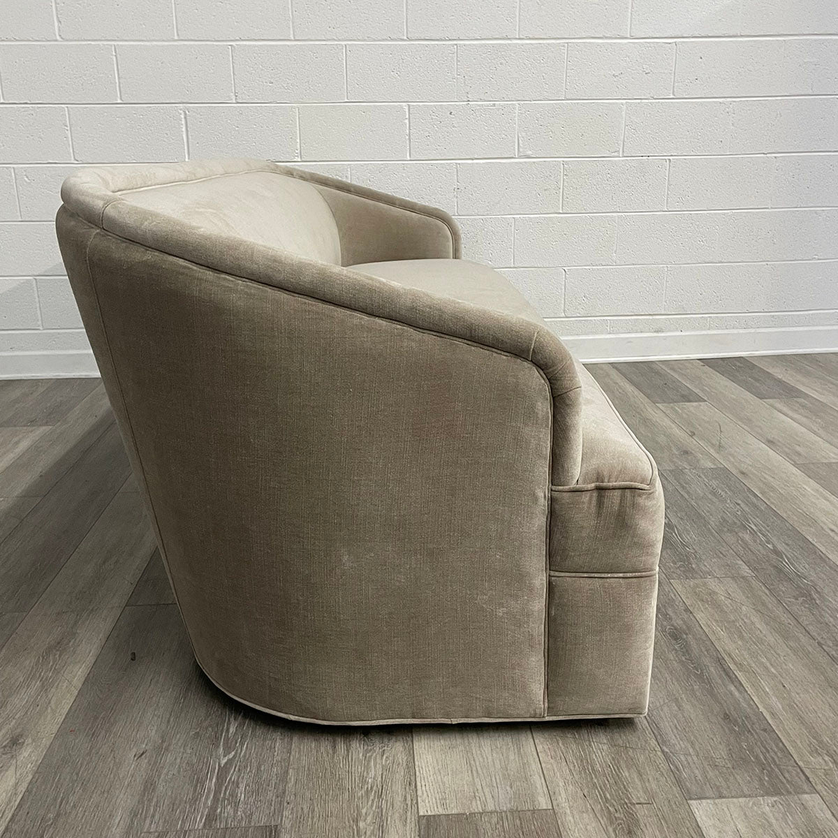 Curved Back Single Bench Seat Sofa