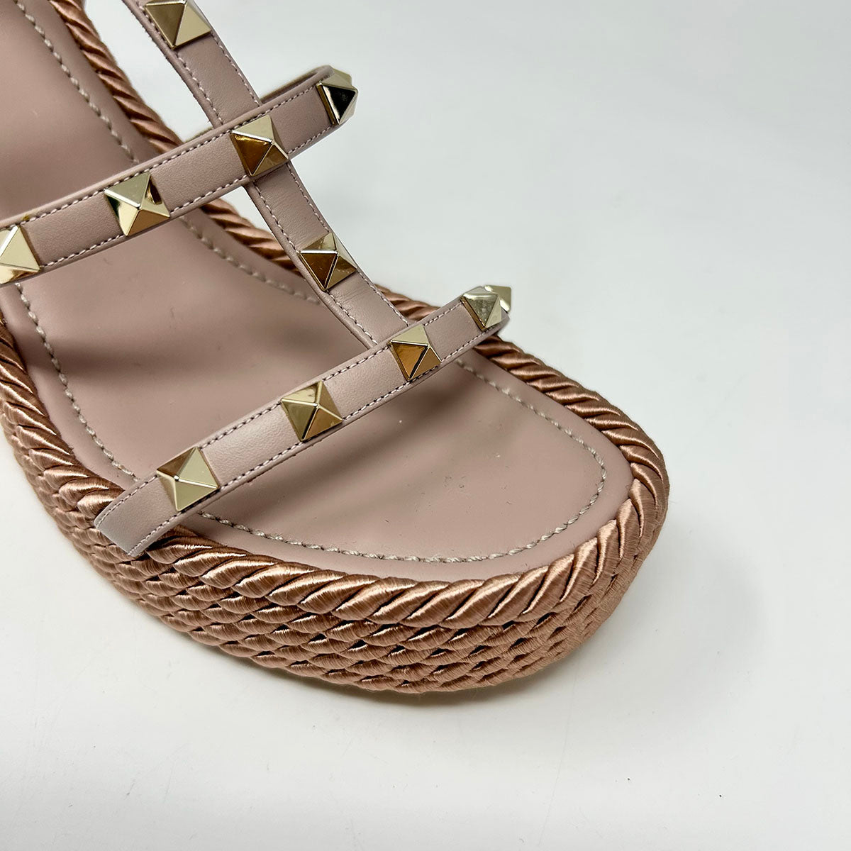 Valentino Wedge