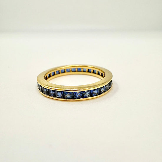 18K Gold Ring with 30 Sapphires
