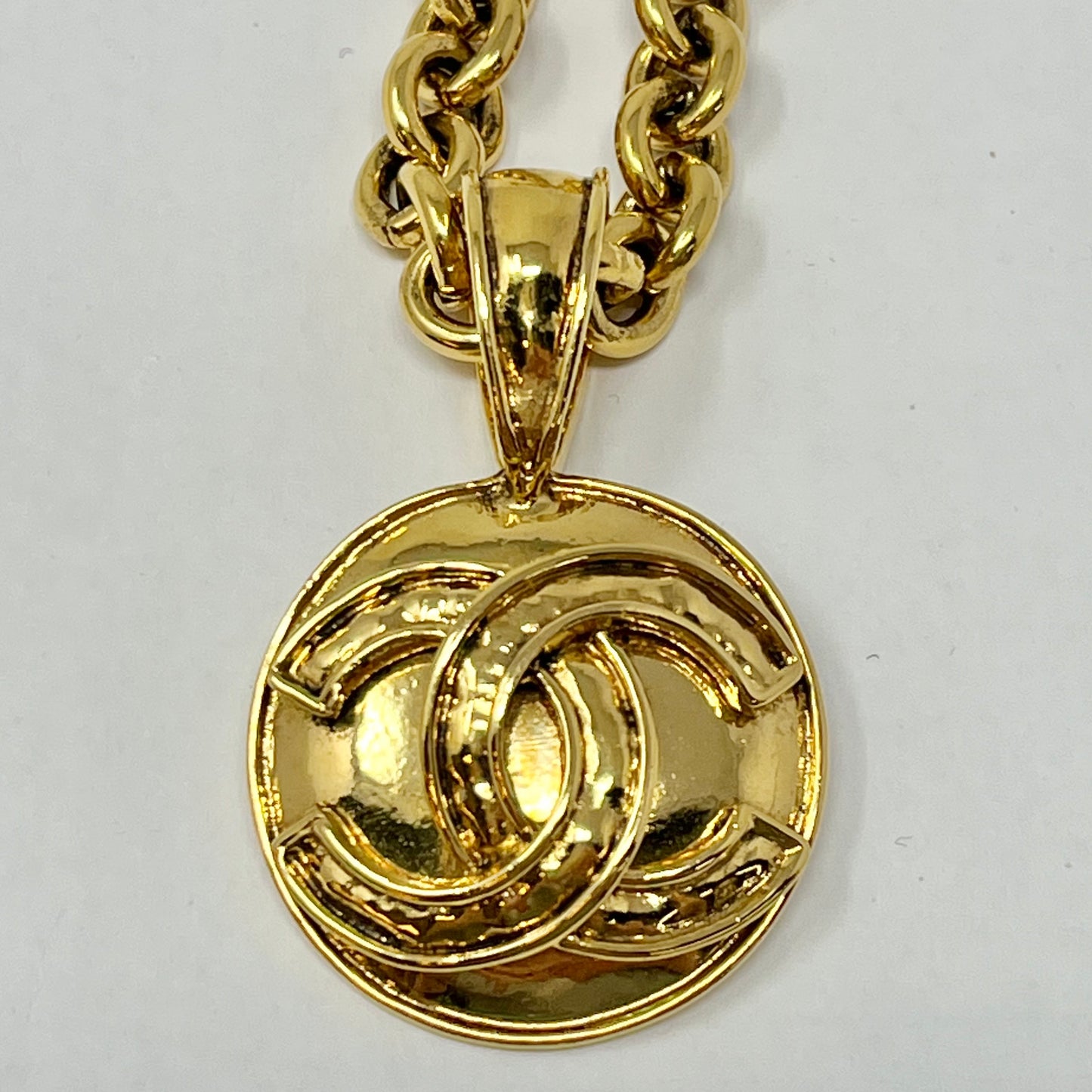 Chanel 1994 Gold-tone  Chain Link Pendant Necklace