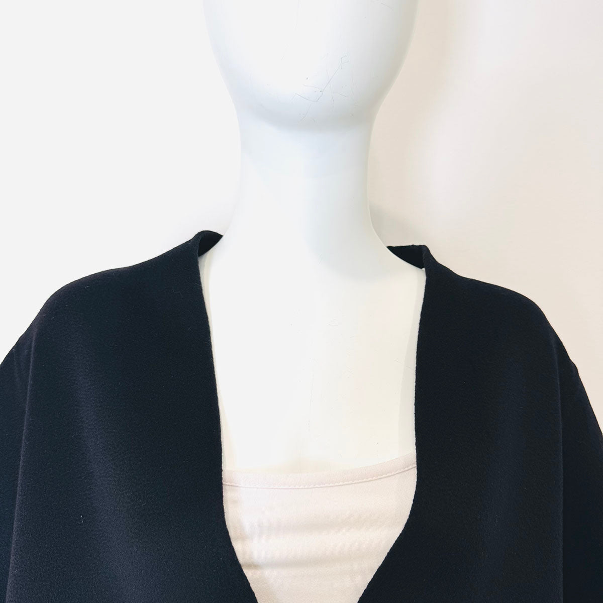 Escada Cape