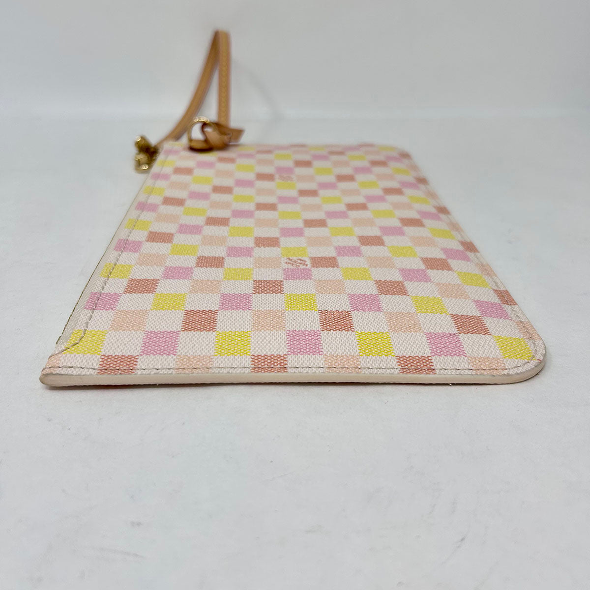 Louis Vuitton Damierlicious Neverfull Pochette