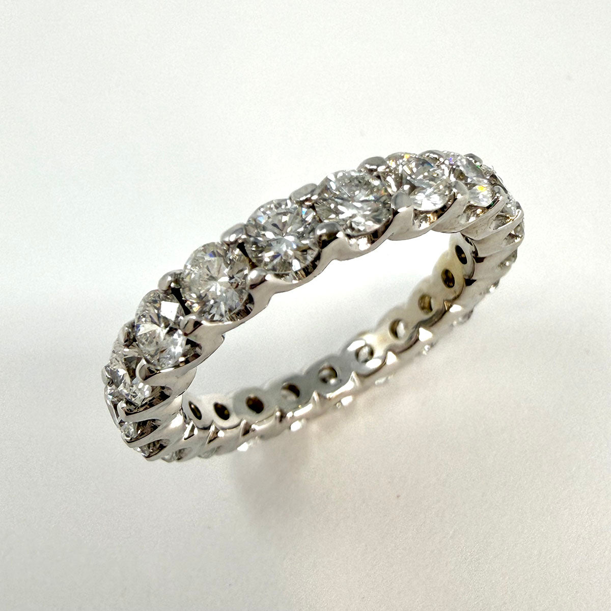 18K White Gold Diamond Eternity Ring