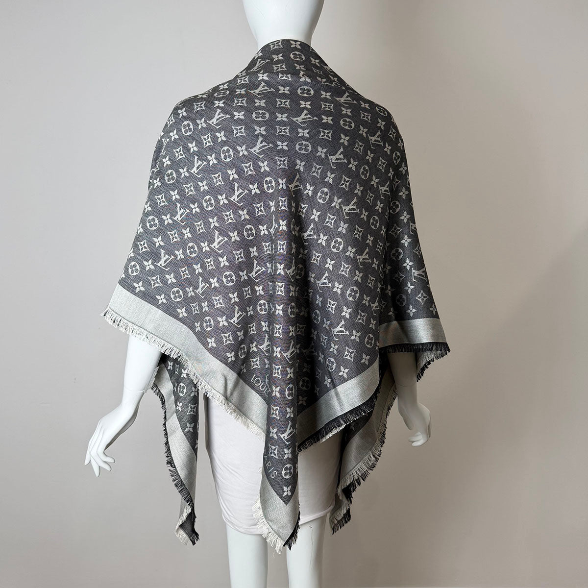 Louis Vuitton Shawls