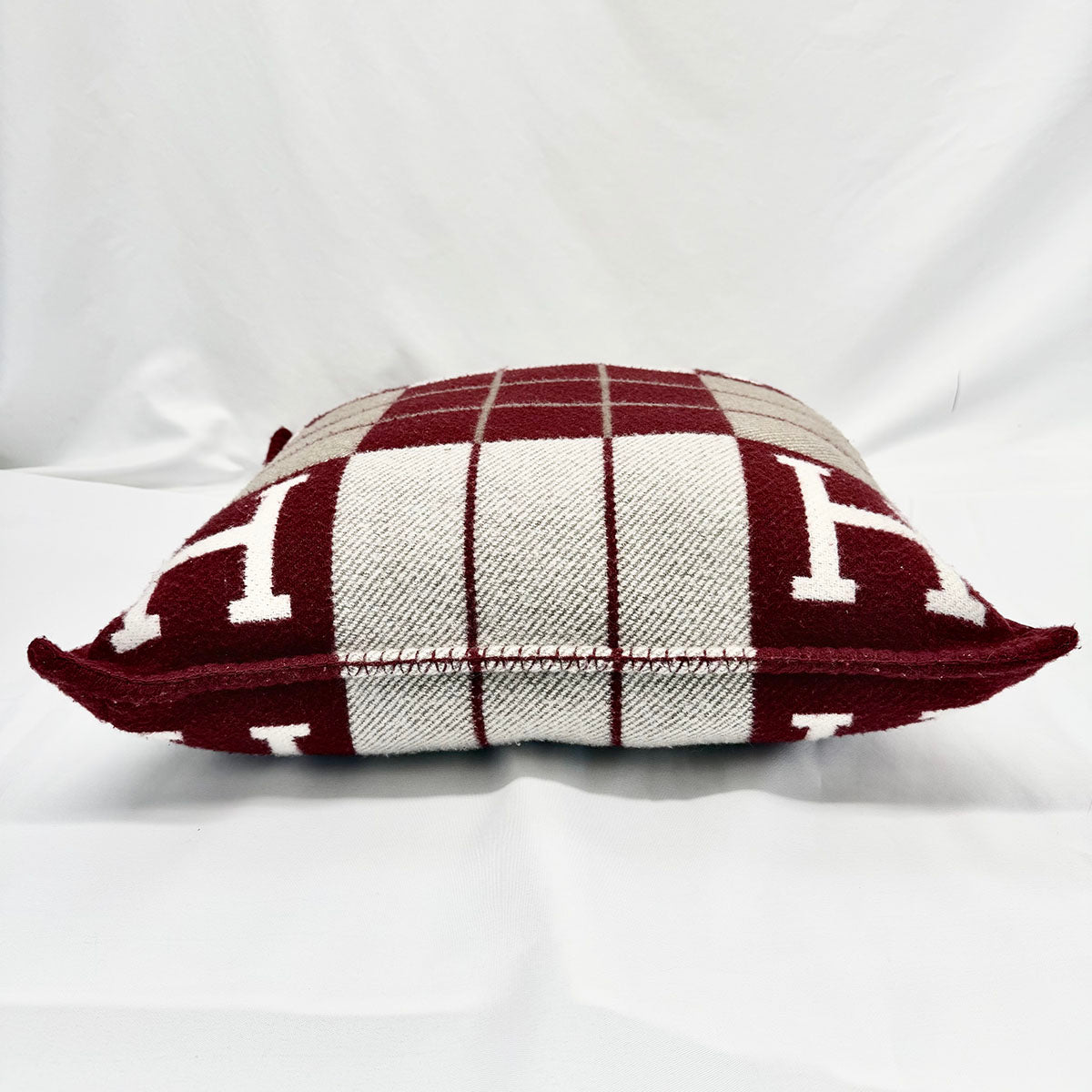 Hermes Avalon III Pillow