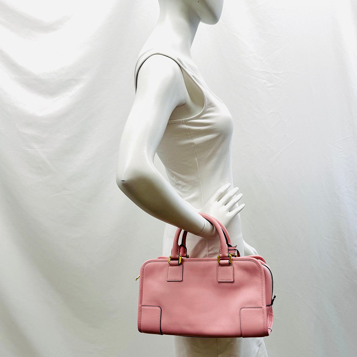Loewe Amazona 28 Handle Bag