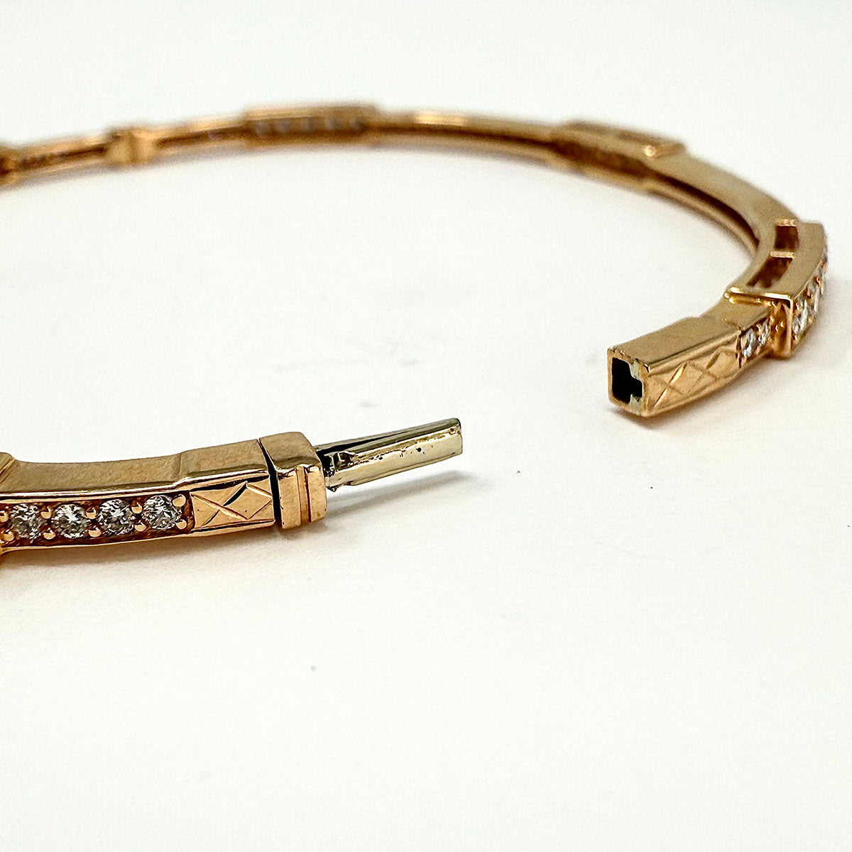 18K Rose Gold Hinged Bracelet with Diamond
