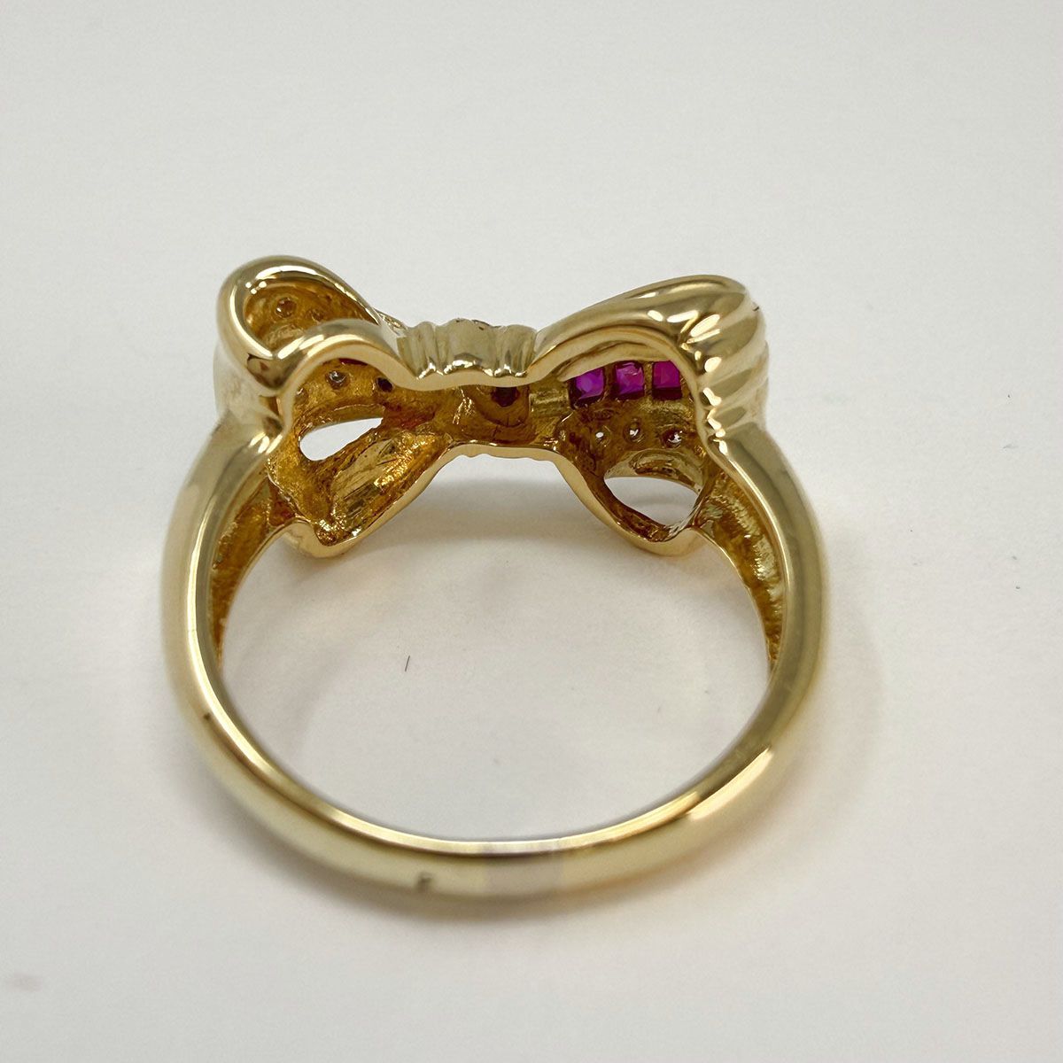 18K Gold Bow Ring with Diamond and Ruby
