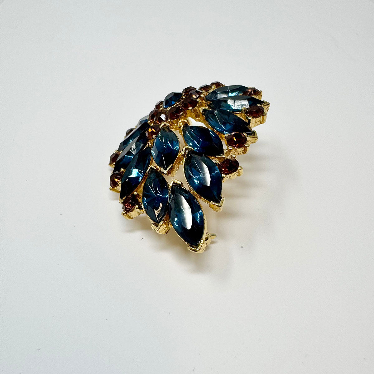 Weiss Vintage Blue and Brown Crystal Leaf Pin