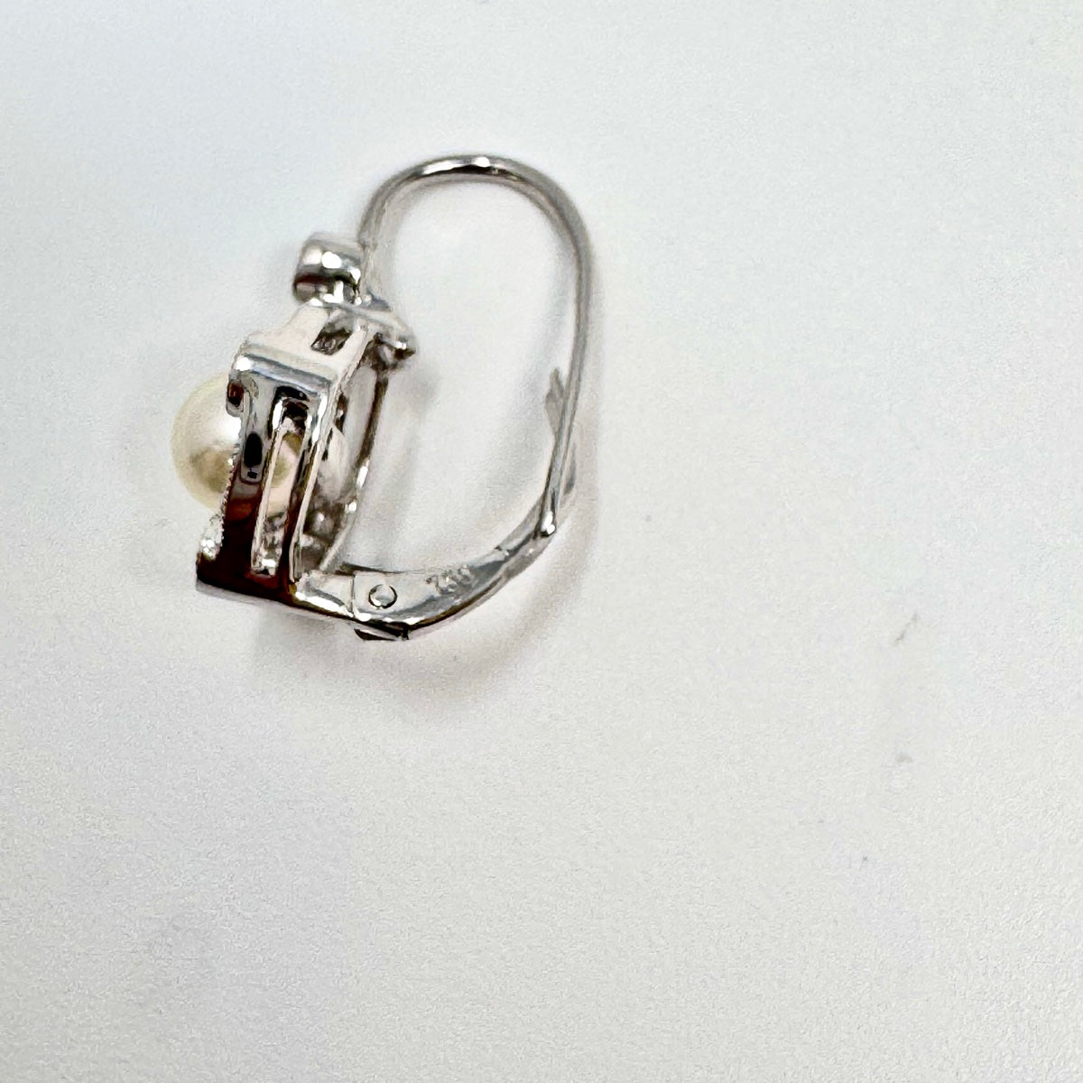 18K White Gold Diamond and Pearl Earrings