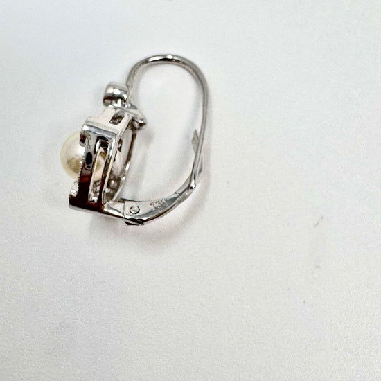 18K White Gold Diamond and Pearl Earrings