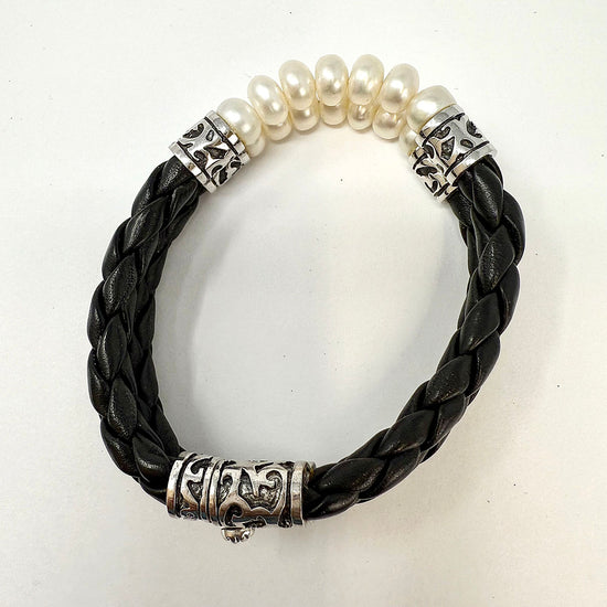 Pearl and Leather Bracelet