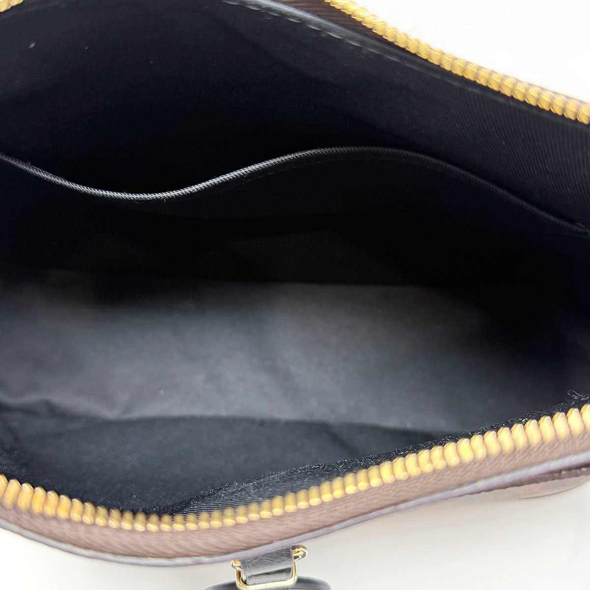 Louis Vuitton Messenger Bag