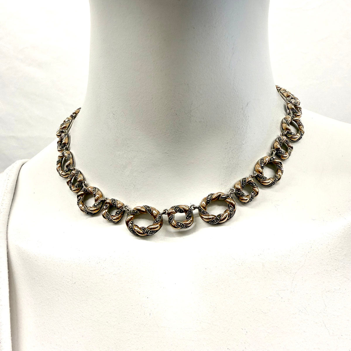 Twisted Link Necklace