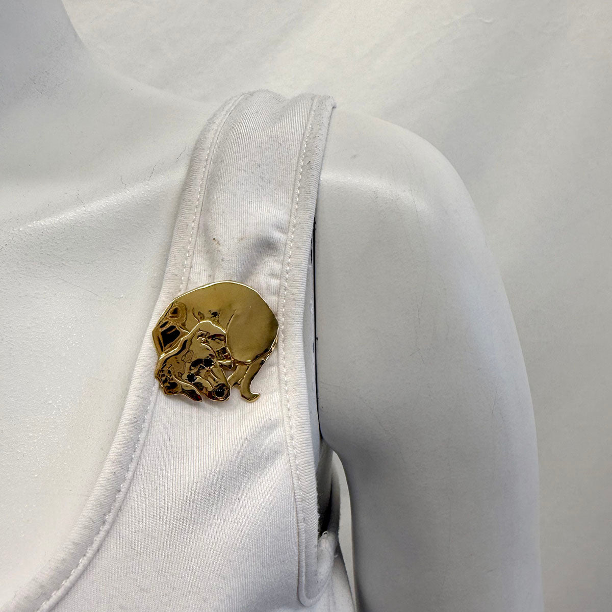 18K Gold Dog Pin with 3 Sapphires