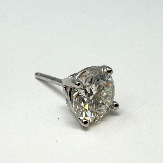 7mm Round Moissanite Stud Earrings