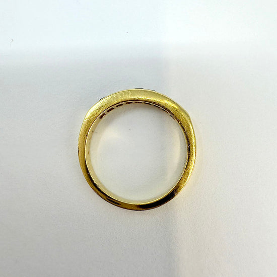 18K Gold Ring with 9 Sapphires
